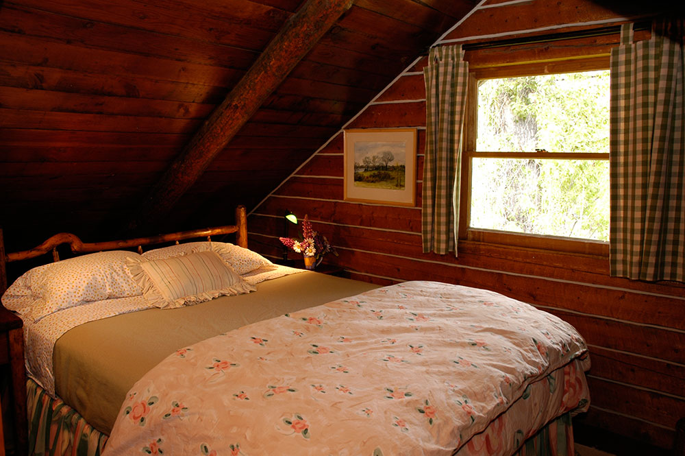 Ketchum Log Cabin Bedroom